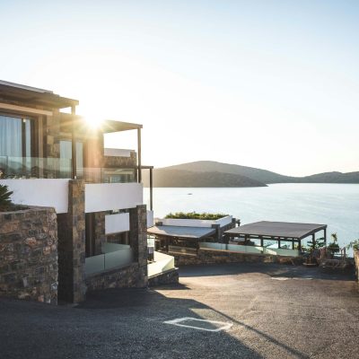 pexels photo 1732414 1732414 Elegant modern house by the lake with stunning sunrise view. Ideal real estate.